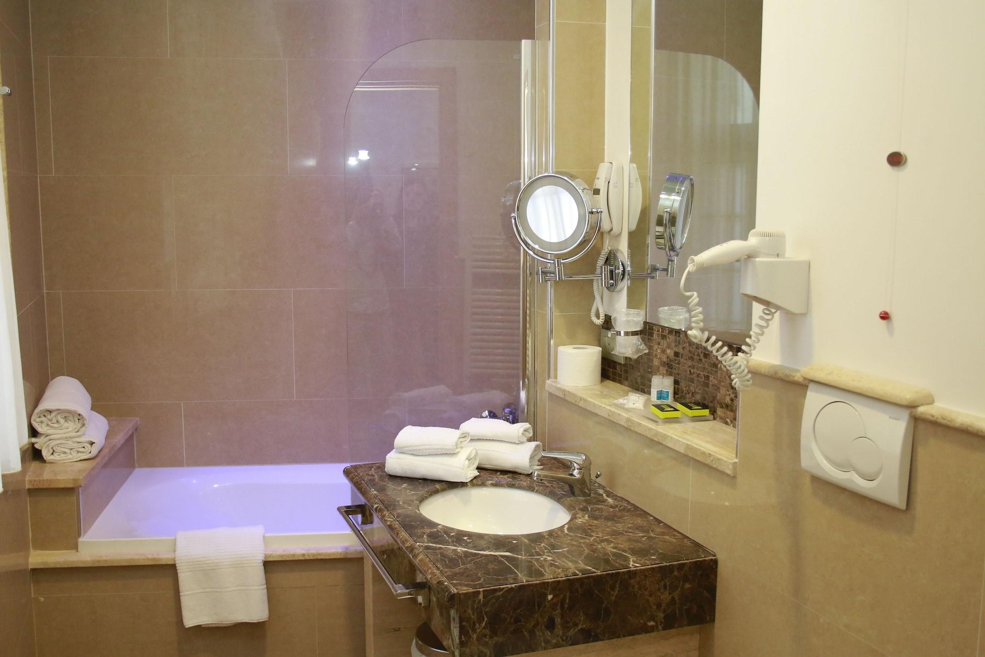 Palazzo Virgilio Hotel Brindisi Ngoại thất bức ảnh